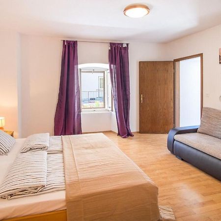 Apartment Polo Vrbnik Esterno foto