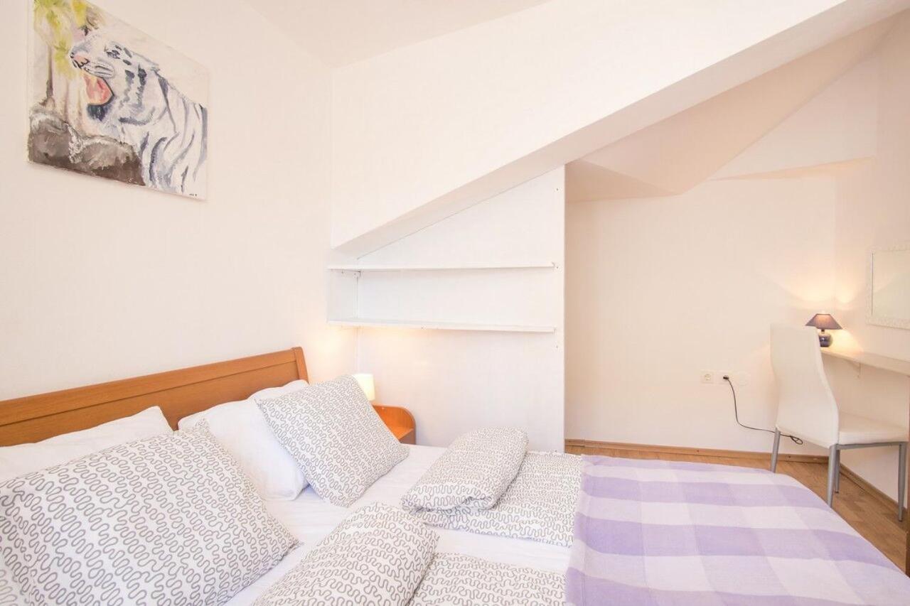 Apartment Polo Vrbnik Esterno foto