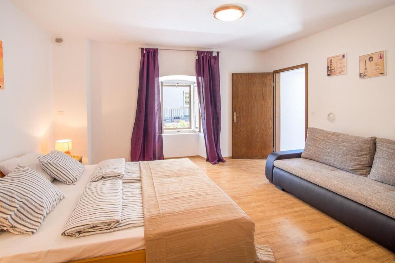 Apartment Polo Vrbnik Esterno foto