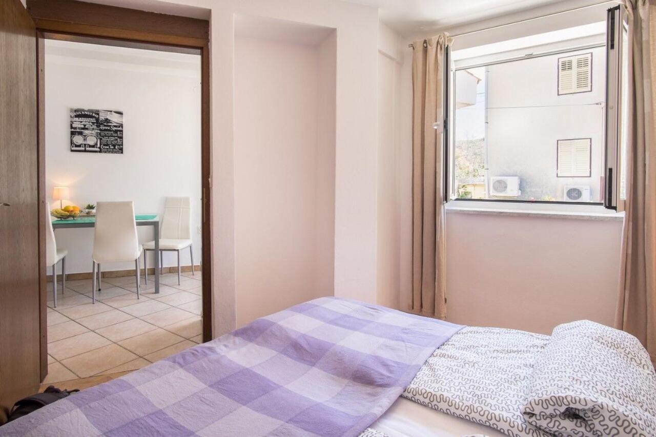 Apartment Polo Vrbnik Esterno foto
