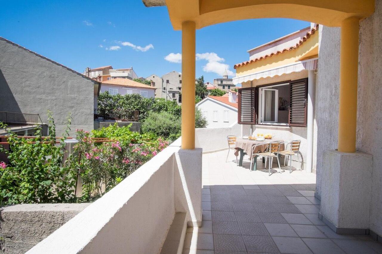 Apartment Polo Vrbnik Esterno foto